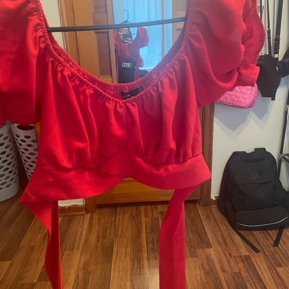 SHEIN Red Puff Sleeve Crop Blouse
